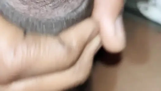 Evli kadın yarakla oynuyor