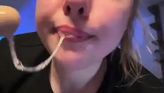 Ein schlampiger blowjob mit Jucielussie und ein nahaufnahme-fick