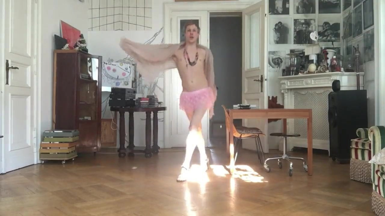 TWINK IS ALWAYS HUNGRY FOR RAW COCK