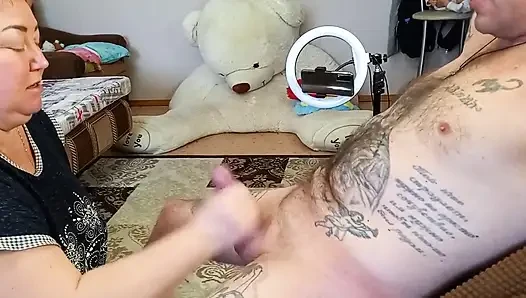 Gesek krim ke dalam kontol dan bikin kontolku muncrat