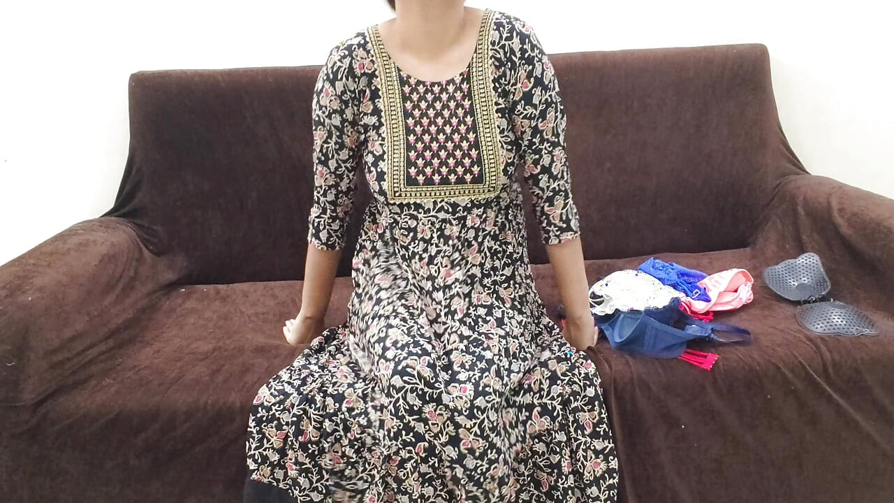 Indian Saara Teach Step Brother Viral Video Hindi Audio Sara Is Teaching Her Step Brother What Kind of Bras and