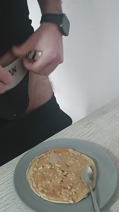 Hand Free Cum In A Pancake