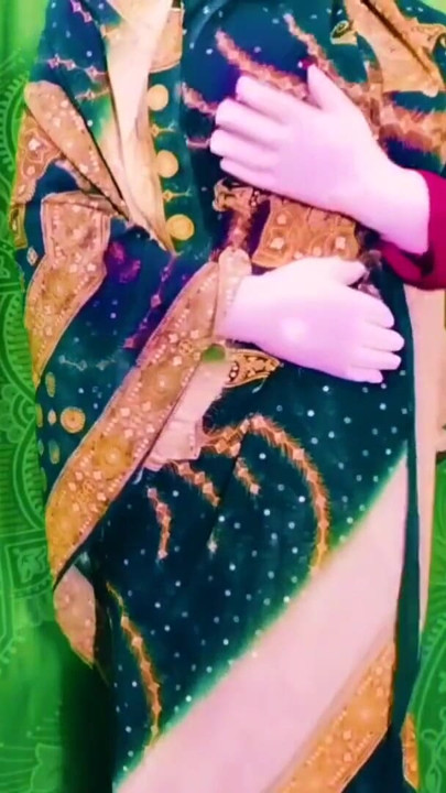 Desi Pakistani married woman wearing saree | Clip 1