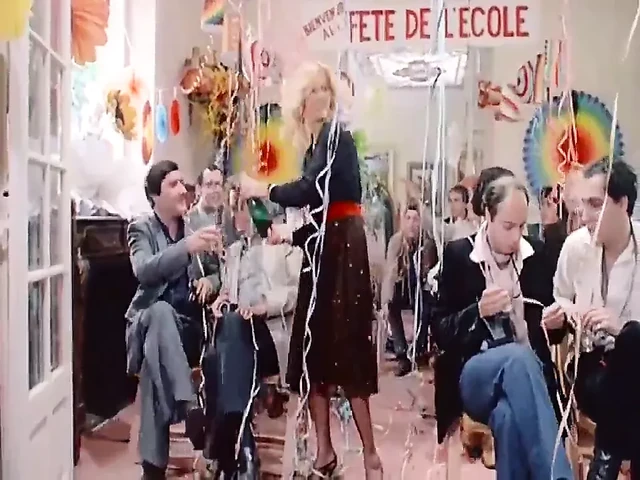 Les Petite Ecolieres - English