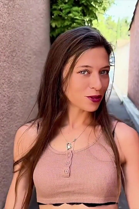 Lola, Young Chick, Wants a Hot Threesome