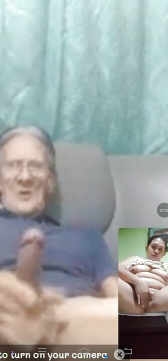 Chamada de vídeo inversa a foder depois do banho da minha mulher, a Assy