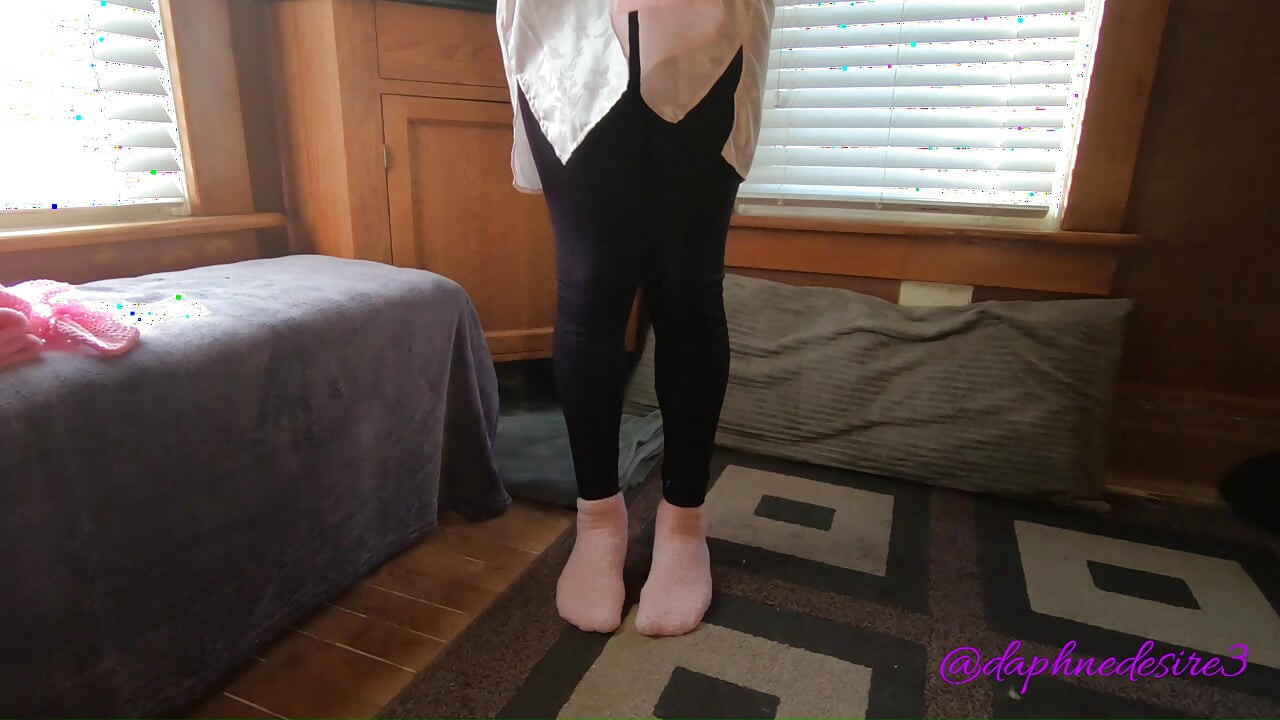 Daphne Tease Purple Leggings and Satin Top Shows Her Bum