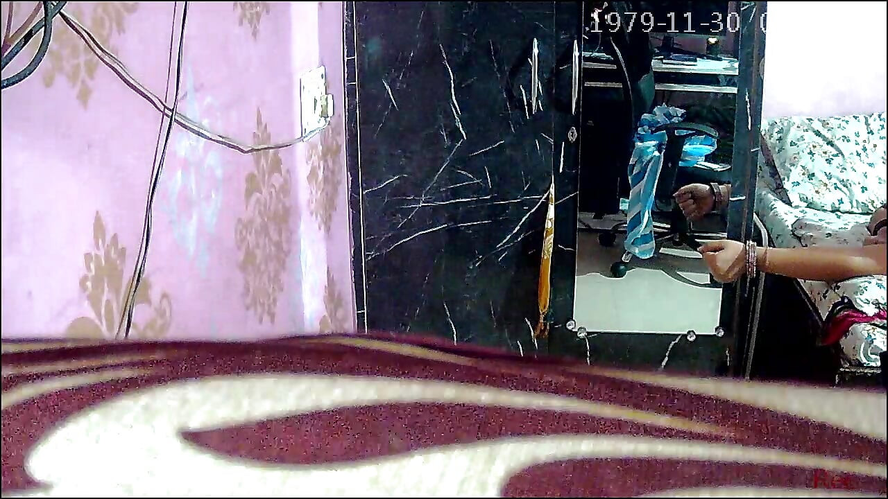 पत्नीची पूर्ण नग्न नुरू मसाज ६९ जणांसोबत