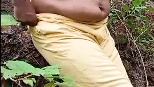 Meine frau fickt im wald