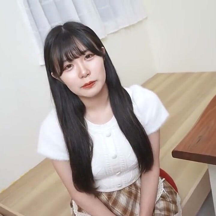I Think I'm Falling for This 160cm E-cup Hairstylist - Her Cute Hip Moves Had Me Holding Back