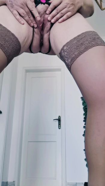 Chatte poilue d’une géante mature en POV