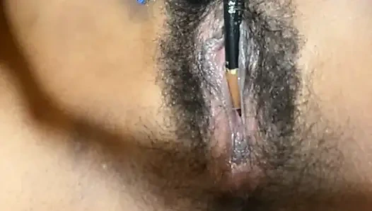 Orospu çocuğu, amcık deliğine kalem sok