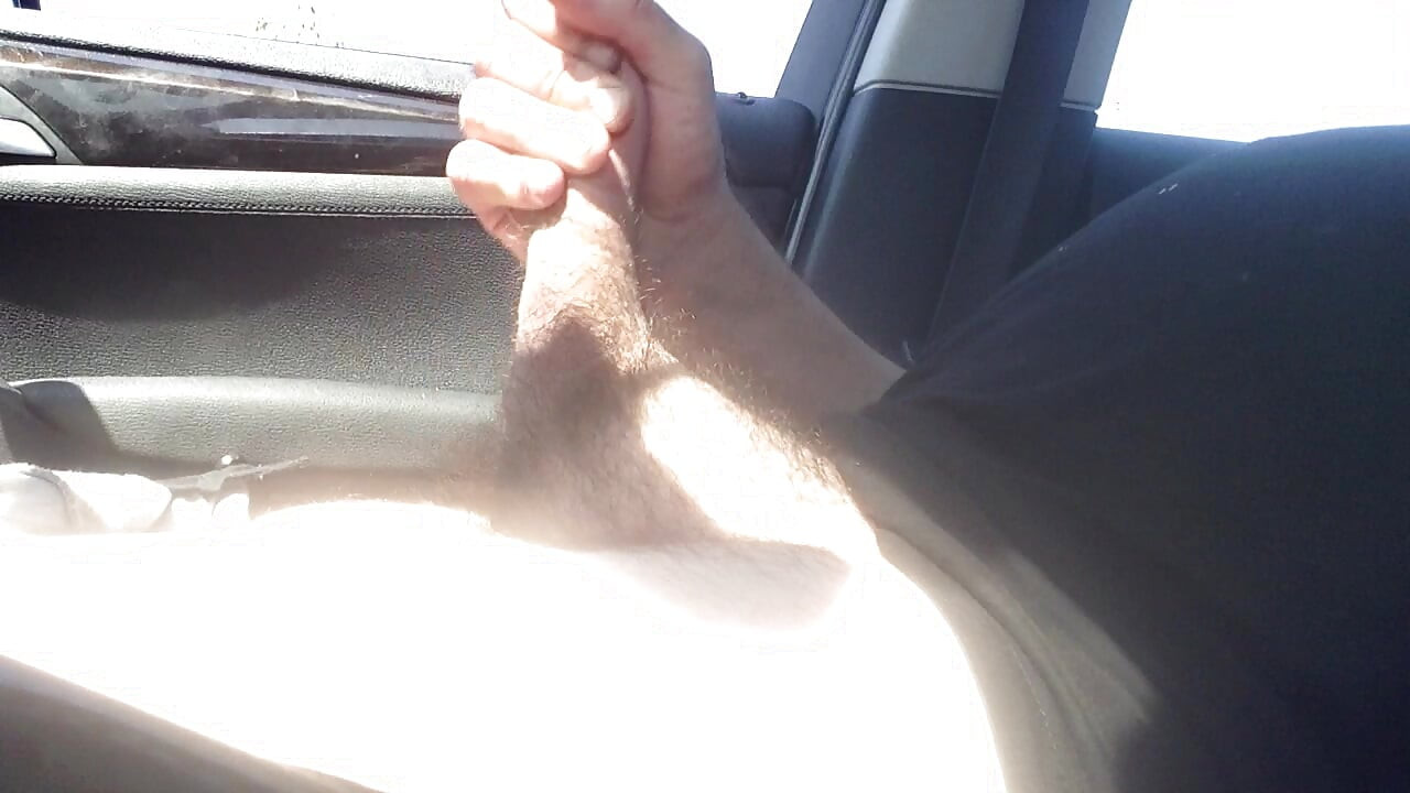 Lunch time wank