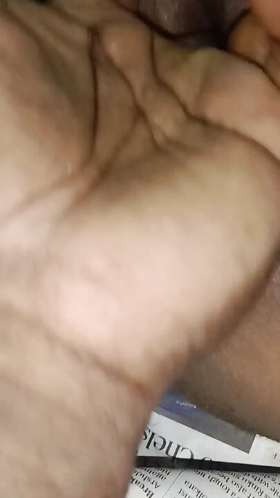 My stepaunt's pussy was massaged with oil and fingered.