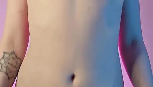 Bir Penisin Üzerine Atlıyor Ve Içine Sperm Doluyor (yakın Çekim Boşalma Sahnesi)