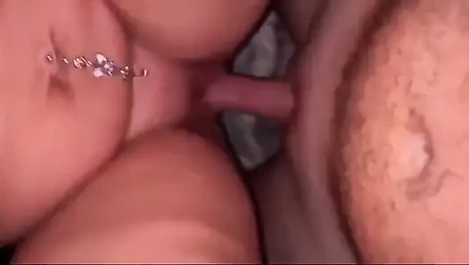 Duş sonrası sabah oral seks!