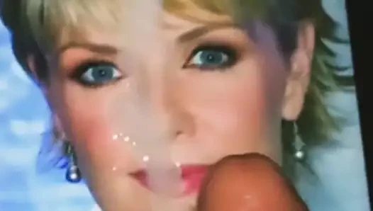 Amanda dokunarak yüz