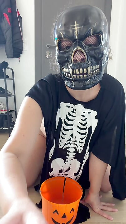 Subscribe Mym fan Faucettes Halloween 2026