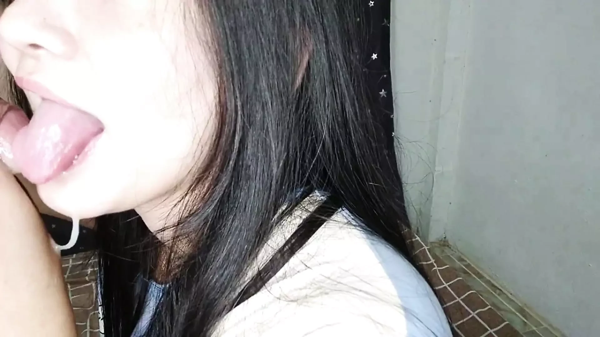 Thai girls are good at blowing, must see