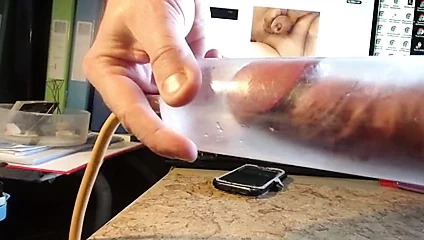 la salope monbide se pompe la bite