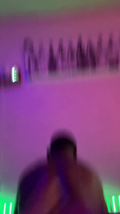 Zapanjujući trenutak iz "Switch, sad mu jebem guzicu, jebem mu guzicu, jebem guzicu svog muškarca JEBENO SIROVI BBC TRANS RAZUZDANI"