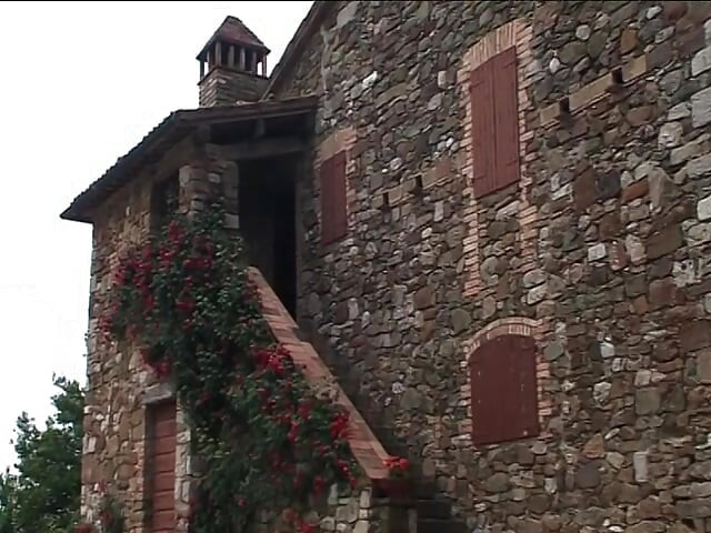 Italijanska porno zvezda Franko Trentalance jebe u dupe plavušu i brinetu