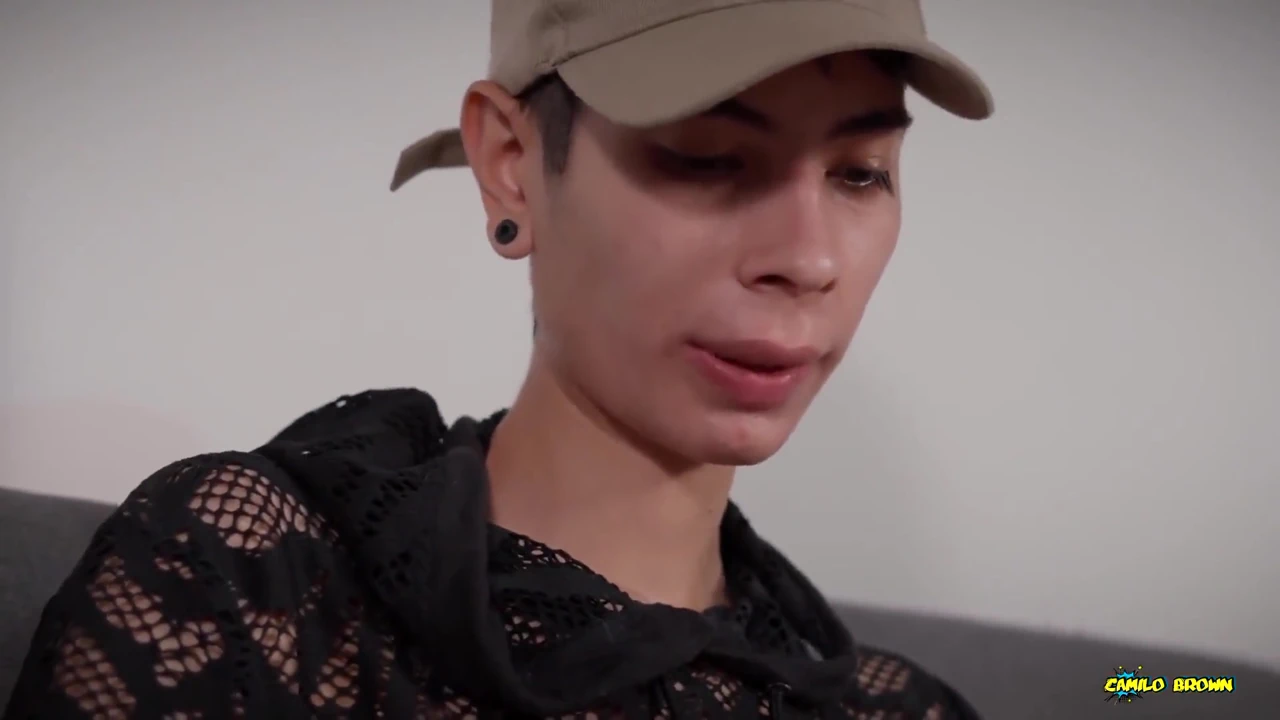 Asyalı twink sulu bir papaya doğuruyor - ev yapımı fleshlight sikişi