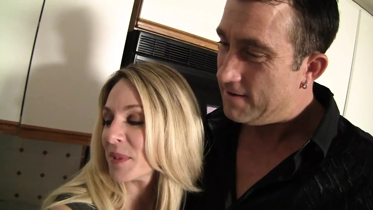 Couples Bang Babysitter 7: S4 - Lesbian Take Huge Dick and Cum in Mouth (40416)