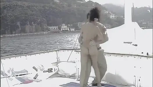 Nyepong kontol di laut, seks anal di atas kapal