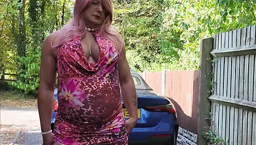Yazlık elbisem ve topuklu ayakkabılarımda seksi travesti kellycd2022