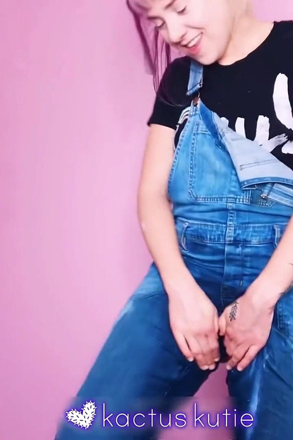 Overalls Pee Compilation Part 1