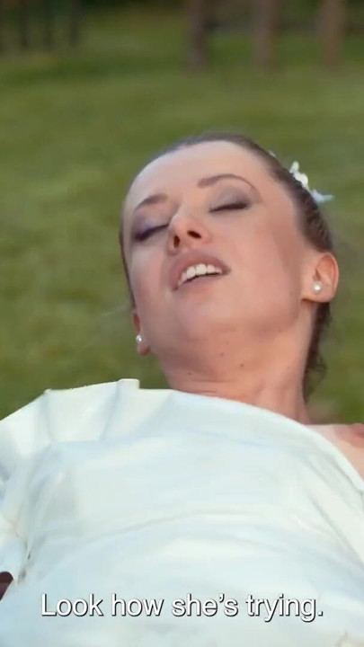 BRIDE4K. Seksi sarışın gelinle düğün ayini seks, domalma ve ağda oyunu | Klip 3