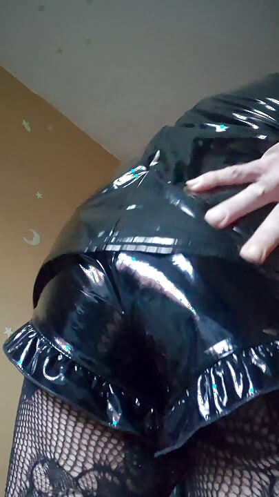 Sissy slut na nakakulong at naka-pvc Dress + tights ,Xz