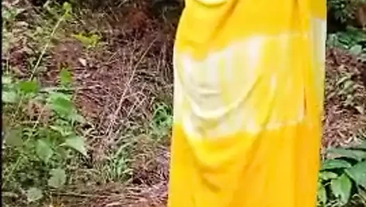 Meine frau fickt im wald