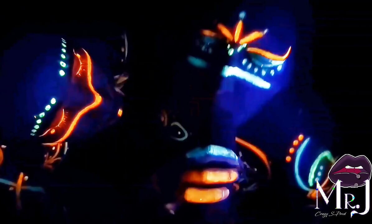 Seks en UV-schilderkunst met Nyx & Dmona