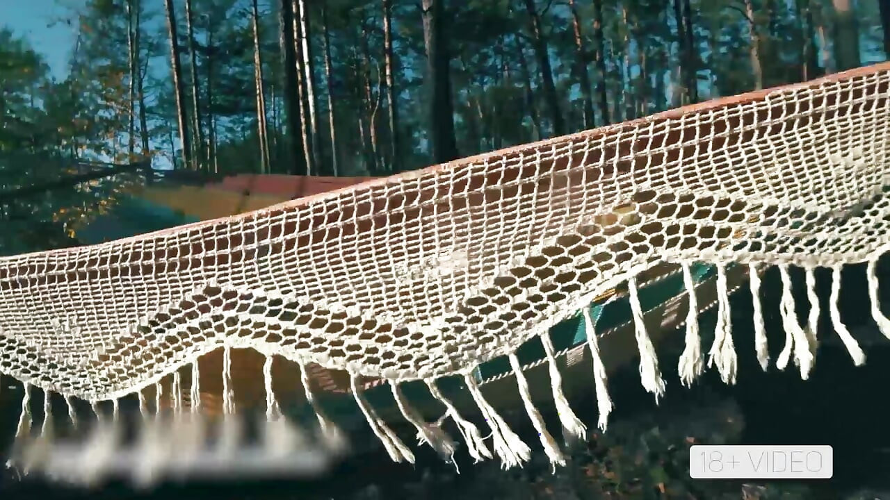 숲의 클리어링에서 해먹을 때 후장 따먹기