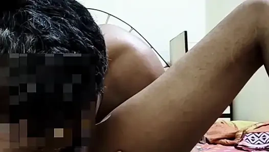 Nidhi erkek arkadaşı tarafından büyük siyah yarağıyla sikiliyor