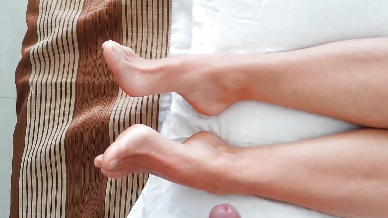 Amateur Blonde Mature Wife Enjoys Morning Sex for Wake up