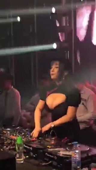 Dj aux gros seins 3