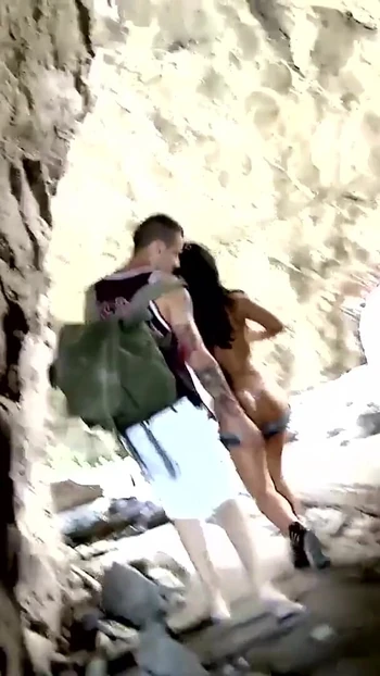 Unforgettable moment from "Horny couple has good outdoor sex"
