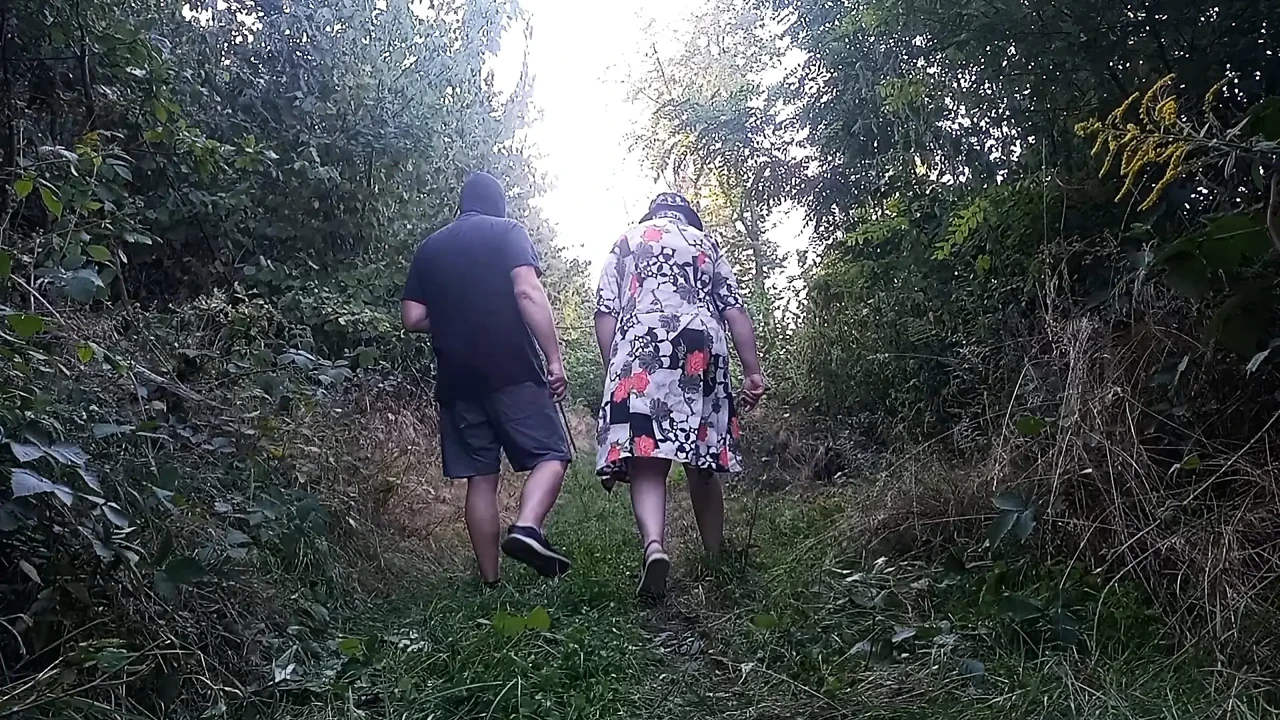 0053 Submissive Female Training Outdoors