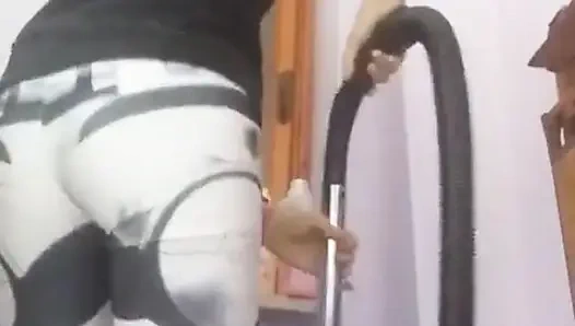 It so Sexy Vacuumin!