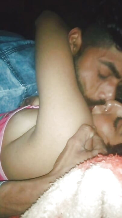 Mi sexy y hermosa esposa Roshni tiene sexo conmigo y lo disfruta