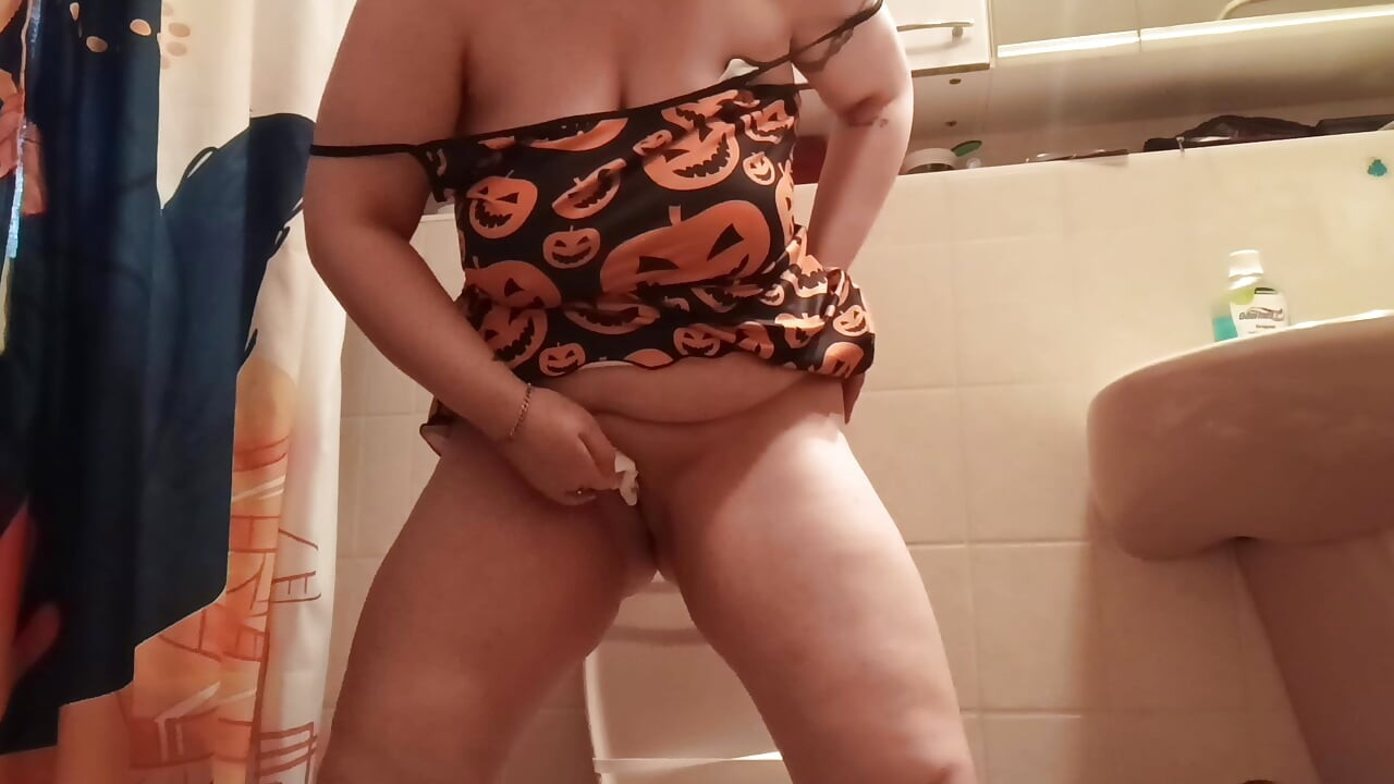 I hope my party guests don't hear me pissing