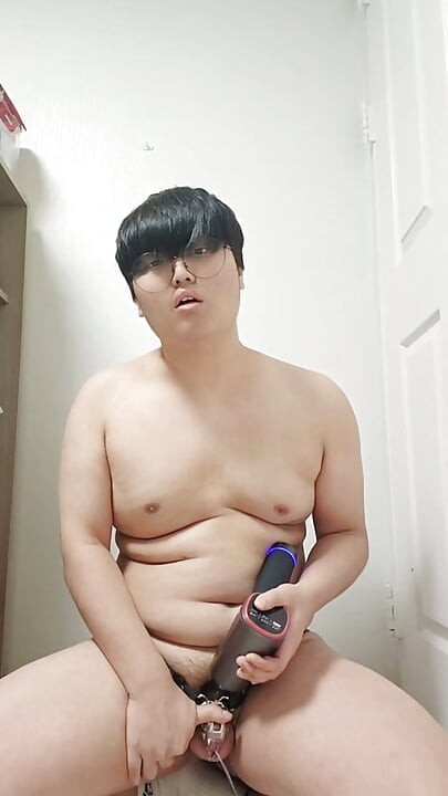 Buttet koreansk bøsse cumshot