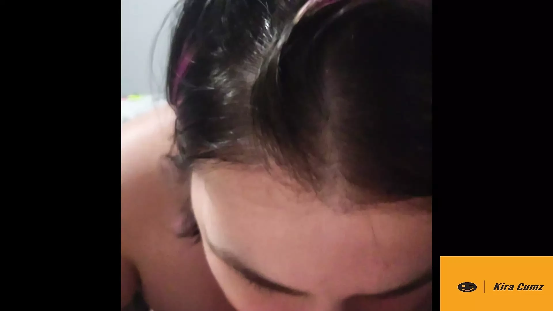 Eu amo chupar o pau do papai, eu era uma boa garota e ele me deu uma gozada. bbw milf kira cumz