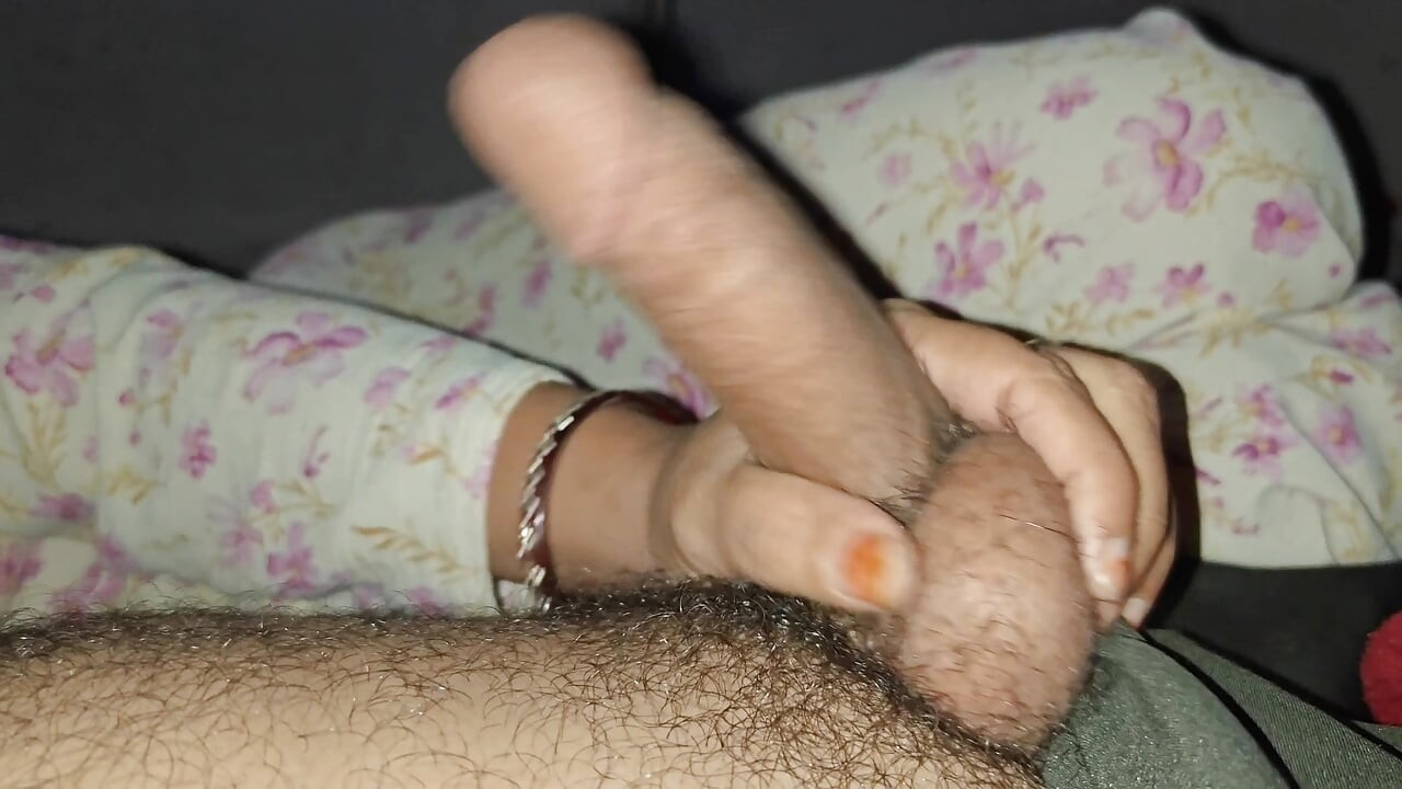 Sister Ko Hath Me Pakdadiya mera ozar