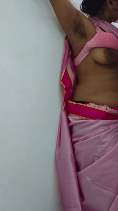 Kerala svastika seks u saree veoma vrućem izgledu | Klip 1