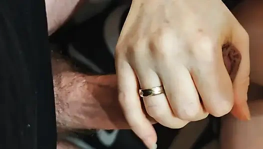 Он кончает на мои большие сиськи