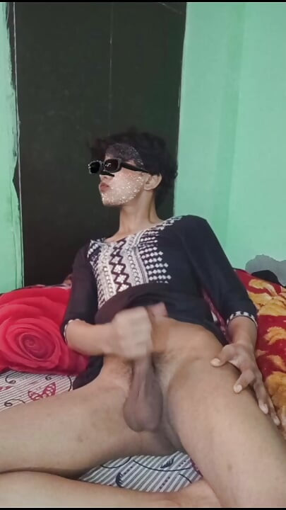 Indian gay boy crossdresing and fingering his asshole